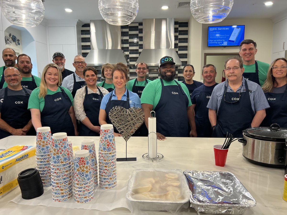 GCEdesigns's tweet photo. The @CoxComm team is looking sharp in their custom monogrammed aprons we created while volunteering at the Ronald McDonald House Charities of Northwest Florida. Proud to support such a great group making a difference! π
#GCEDesigns #Cox #RonaldMcDonaldHouse #LifeViewGroup https://t.co/tGSgGrGT2y