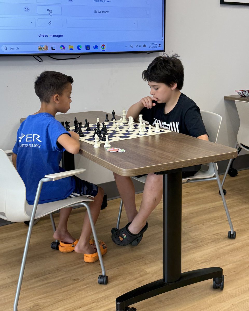 queensgambitpgh's tweet photo. More moments from the Duo Cup! ♟️📸  So proud of all of the students who showed up ready to learn, compete, and support one another throughout the day. 

#DuoCup #Chess #YouthChess #Pittsburgh #ChessTournament #QueensGambit #StrategicThinking #Leadership #RemakeLearning #Duolingo https://t.co/dlb0hSbo7H