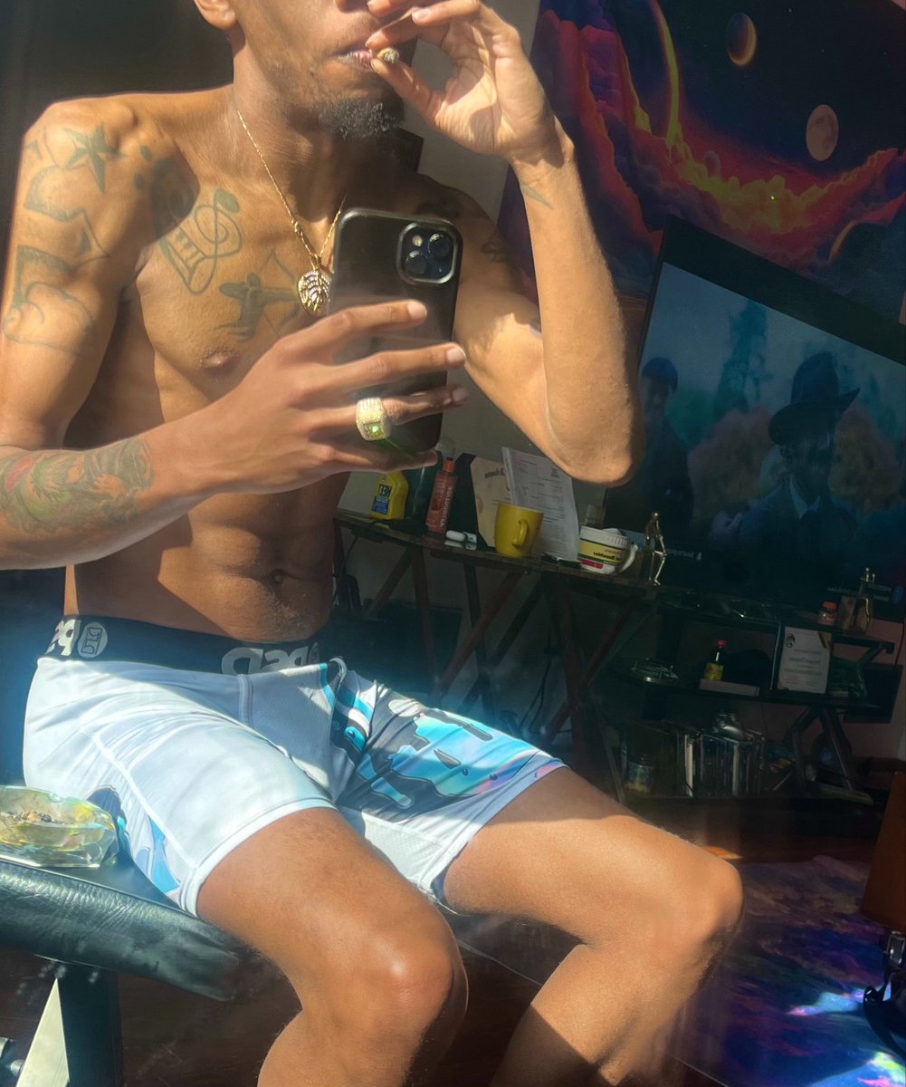 ChiSenju999's tweet photo. My body is like a walking art gallery
These ain’t even all my tattoos 🤩
#bodyappreciation #Aura #tatted #photodump #like https://t.co/BKjwl3cypv