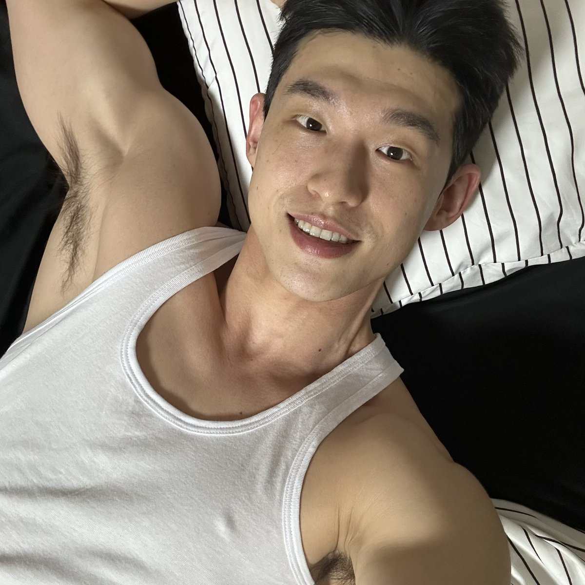 정오 tweet media