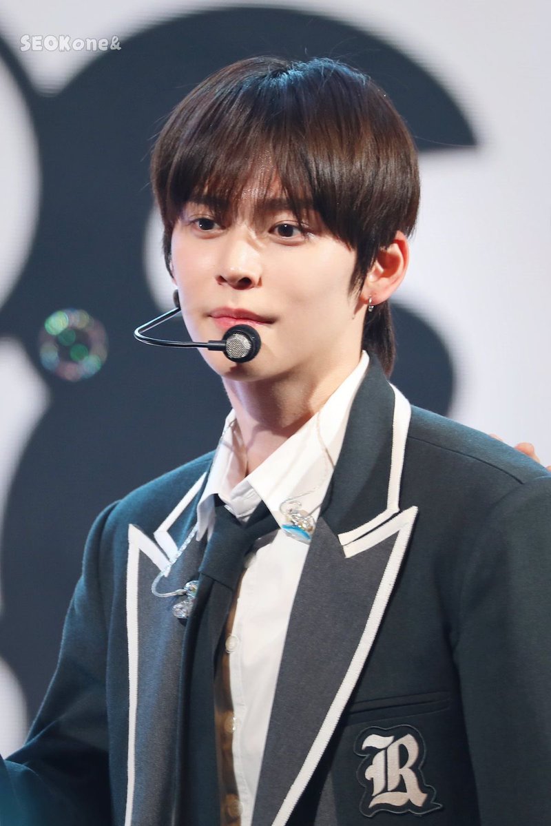돌썩 tweet media