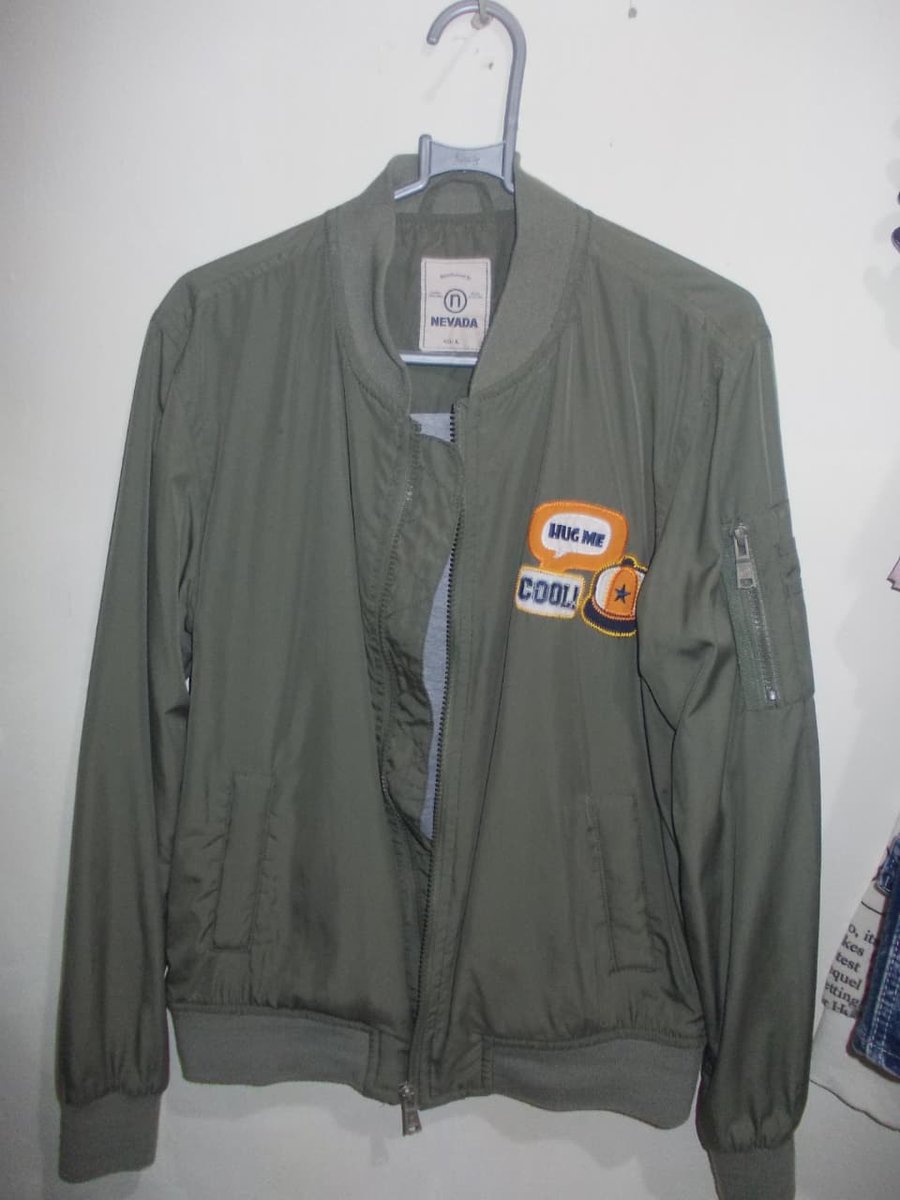supperyummz's tweet photo. want to sell‼️
Sweatshirt abu take all 90k   
Bomber jaket 80k  
Crop cardigan 30k   
all in good condi  
bisa oren https://t.co/HOAAeVtFtW