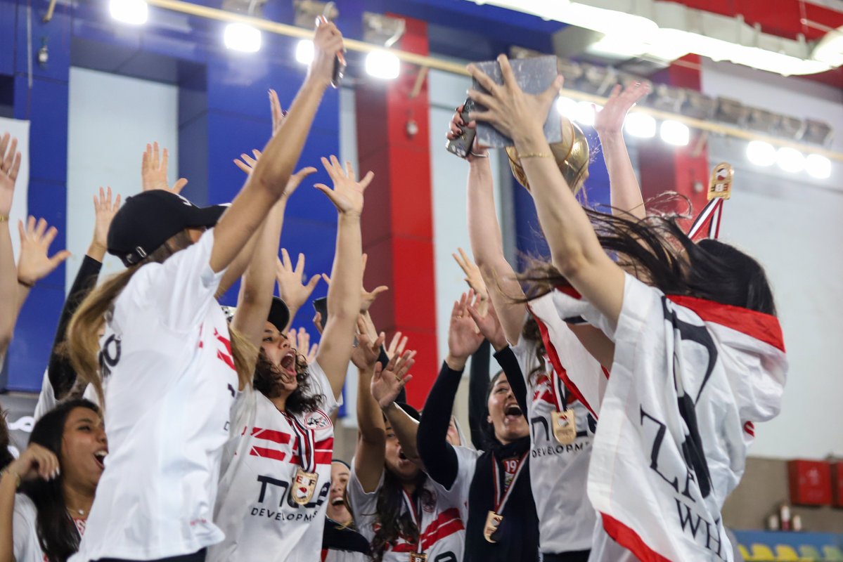 EBBFED's tweet photo. لقطات من مراسم تتويج بطولة الدوري الممتاز ب - سيدات 🏀🏆

🥇 نادي الزمالك 🏆
🥈 نادي السكة الحديد
🥉 نادي راية

تهانينا لناديي الزمالك والسكة الحديد الصعود إلى دوري السوبر - سيدات 🔝🤩

#EBF | #الاتحاد_المصري_لكرة_السلة https://t.co/NmKVn1J6fX