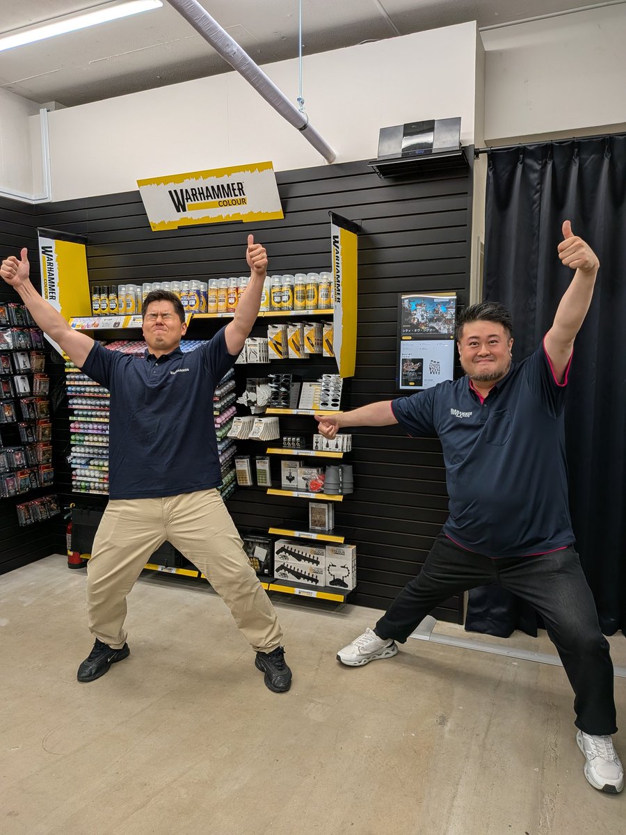 WarhammerTamaPl's tweet photo. 皆様のおかげで、遂に明日グランドオープニングを迎えることになりました🤩

記念のダイスやミニチュア、ご購入記念品をご用意してお待ちしております‼️
上記は無くなり次第終了ですので、お早めにご来店ください。

明日は11時オープンです。
皆様にお会いできることを楽しみにしております‼️ https://t.co/8POWJKDKAF