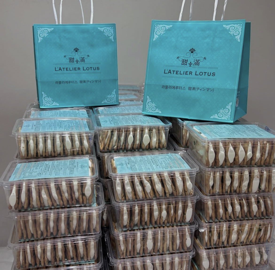 เมฆสีส้ม☁️🧡 tweet media
