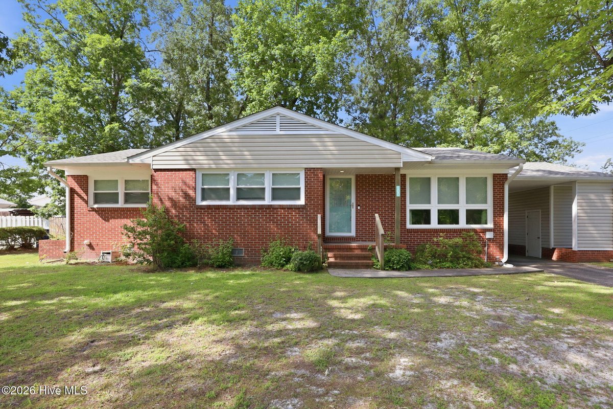 JohnVescoReal's tweet photo. Be the first to see this incredible new listing in Look whats new and make it yours!
- John Vesco #172898 with John Vesco INC  Real Estate
- Contact me at 252.808.7056 https://t.co/Ktf5IabrDj