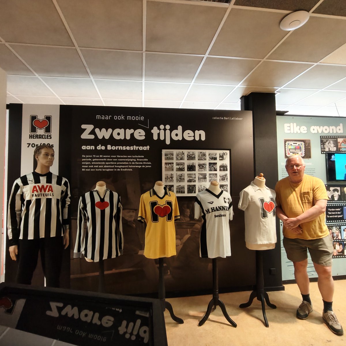 Pauperjolanda's tweet photo. In huis van Katoen en nu weer mooie aandacht voor mijn cluppie. #heracles #almelo Uit de collectie van @historie3 https://t.co/uN1oUWmMq5