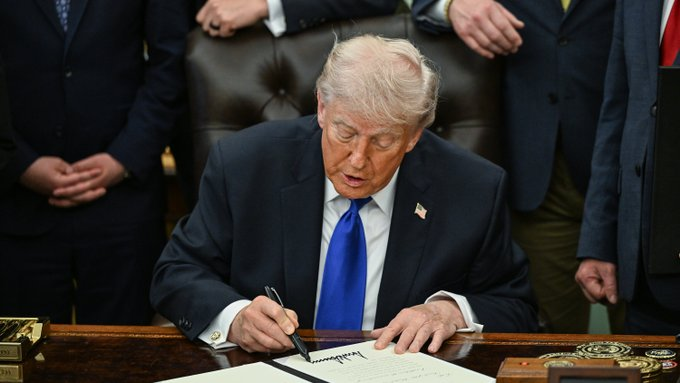 #CIA #FBI #Mossad Mr. Trump: Before trying to put your hands on Artificial Intelligence (and to suffocate it - ?!), deal with the problems with your own , as many people say, lack of intelligence. Is there a need to regulate AI when it grows so well?