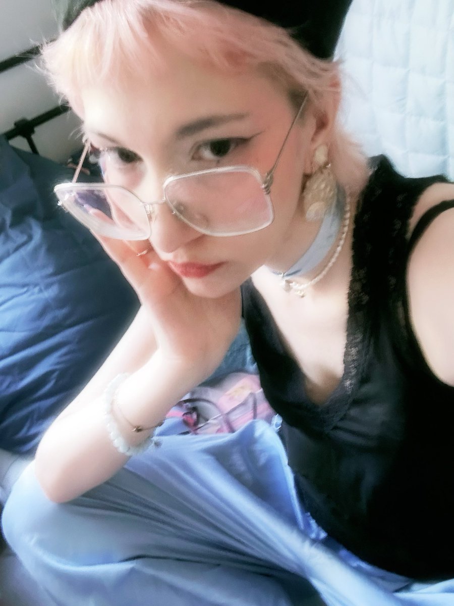 Cool Shura tweet media