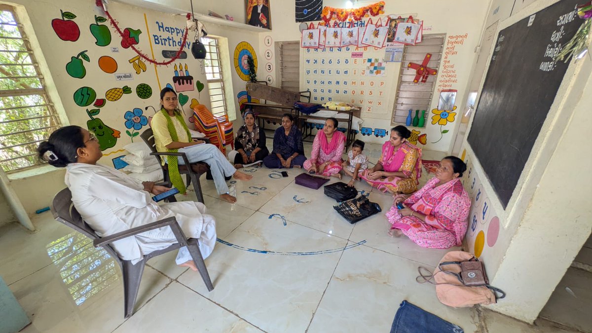 IcdsDist's tweet photo. આ મુલાકાત દરમિયાન બાળકોના સ્વાસ્થ્ય અને પોષણ સ્તરની સમીક્ષા કરવામાં આવી તેમજ 'પોષણ સંગમ' એપ્લિકેશન પર બાકી રહેલી તમામ ડેટા એન્ટ્રીની કામગીરીને પણ સુવ્યવસ્થિત રીતે પૂર્ણ કરવામ��ં આવી છે. https://t.co/jjs4rmIXBC