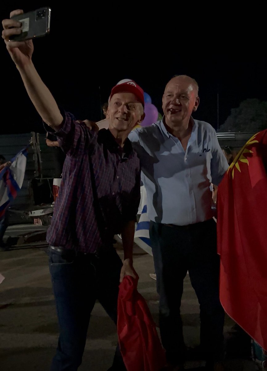 PedroBordaberry's tweet photo. Falleció mi amigo Daniel Buzzo; ejemplo de optimismo, fe, resiliencia, alegría y militancia colorada ; a su familia mi pésame y mas sentido recuerdo https://t.co/EnEFvMq1dz