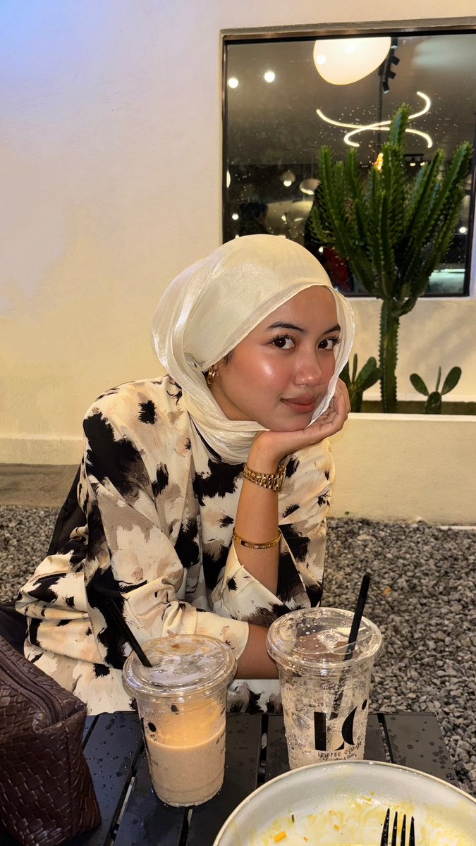 baby 🇲🇾 tweet media