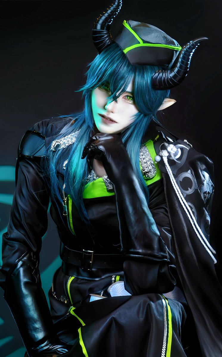 Y_Leaf_cos's tweet photo. 𝐓𝐰𝐢𝐬𝐭𝐞𝐝𝐰𝐨𝐧𝐝𝐞𝐫𝐥𝐚𝐧𝐝 
マレウス・ドラコニアCosplay
━━━━━━━━━━━━━━━🥀⚙️

               ─茨の谷の次期当主─

⚙️🥀━━━━━━━━━━━━━━━

📸:@mighty3i 

やっぱり🐉が一番好きです… https://t.co/ADU6Xj0oUH