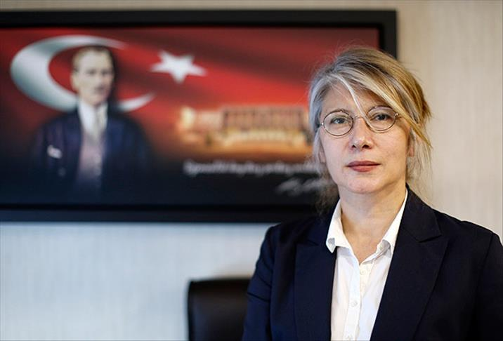 etkiIihabery's tweet photo. Emine Ülker Tarhan, CHP'ye yönelik butlan kararına tepki gösterdi:

"Kararı hukuk perspektiften değerlendirmek, tartışıp yorumlamak anlamlı değil. Süreçte gördük ki, çatışan aktörlerine rağmen, bu sistem CHP’nin ülkeyi yönetmesine bir süre daha engel olmak istiyor. Olay bu kadar net.

Ancak tarihi mücadeleye dayalı, bin kez düşmüş, bin kez kalkmış bir kolektif bilinci bu yöntemlerle yok edemezsiniz. Kurucu iradenin sade bir neferi olarak hukukun üstün geleceği günlere özlem ve inancımı yineliyorum, bu günler yaşanacak ve geçecek. Umutsuzluğa hakkımız yok."

(Oda TV)