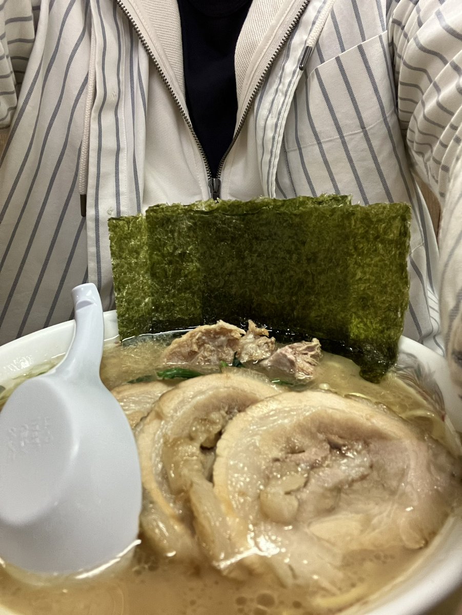 アルフォンス tweet media