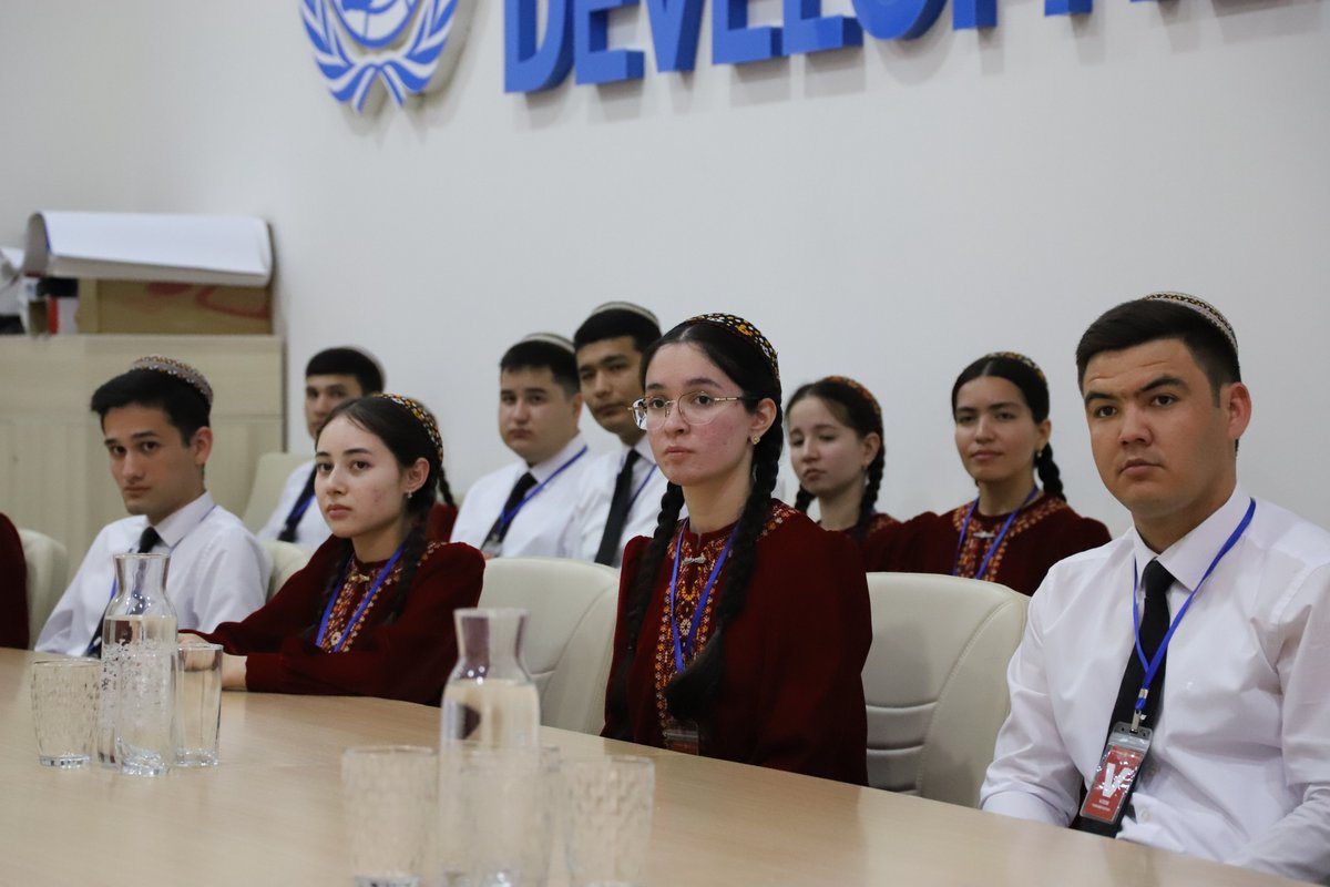 UNDPTM's tweet photo. UNDP and Oguz Han University held an interactive Youth &amp; Digital Transformation session on digital innovation for climate action, land &amp; water mgmt and biodiversity. Experts shared insights; students joined an open SDG discussion. #AralSea #GEF #UNDP #Turkmenistan https://t.co/ZDrJf7fqL3