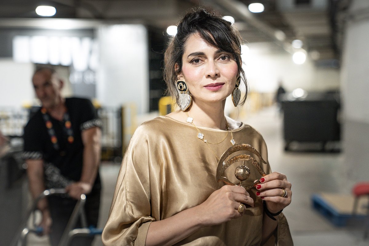 snooptom's tweet photo. 🔴 L’Œil d’or revient à l’Iranienne Pegah Ahangarani pour son documentaire VIENDRA LA RÉVOLUTION projeté en séance spéciale de l’Officielle !

#officiel #oeildor
#palmarès #cannes2026 https://t.co/ApzpLcbIL2