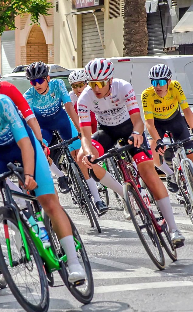 CCLaPalmaCT's tweet photo. 🔚 17/05
🏁 Trofeu Sant Pascual 
🧐 Junior + U23
💛 2ª de #ChallengeCV

🫠 En la cita de Genovés, no logramos entrar en el corte bueno, de una quincena de ciclistas, que se jugó el triunfo.

📊 M. Van Cauteren (33º), @bferrandiz_ (35º) y C. Mañas (60º) finalizaron en el pelotón. https://t.co/AQ8p8pApPC