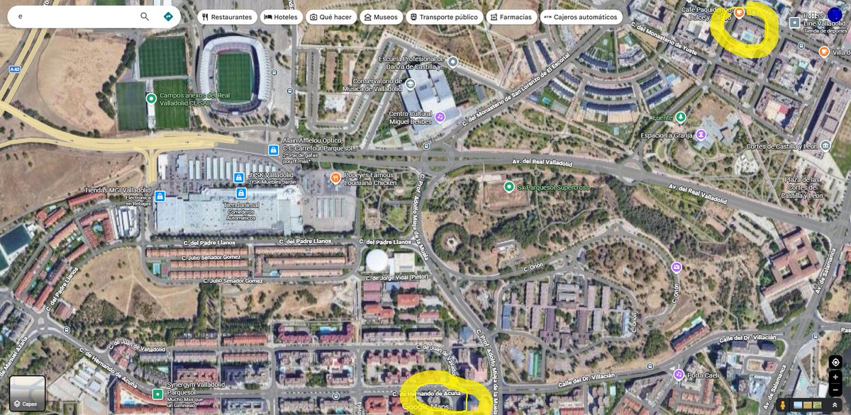 amoncope's tweet photo. @jonimuina NO hay bares cerca del estadio. Los más cercanos donde ver el partido están a casi media hora (amarillo) en barrios residenciales. La marca de abajo es el punto de reunión para los aficionados antes del partido. https://t.co/Kb6451fIRL