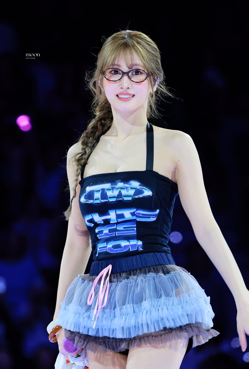 Post by 𝘀𝗮𝗸𝘂𝗺𝗼𝗺𝗼𝗰𝗵𝗮𝗻𝗻𝗻¨̮♡ on X: 🤓🩷