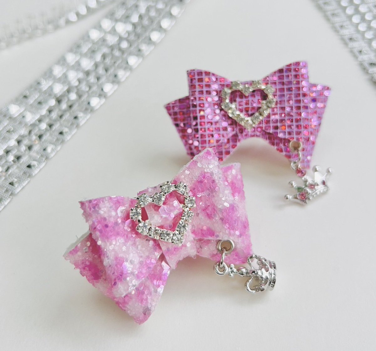 Kawaii__Stars's tweet photo. 🌈Kawaii☆Stars 原宿本店🎀

大阪にて好評いただきました
一部のアイテムを販売致します❣️

〈販売期間:5/23〜5/29〉

oz*rissa さま♡
〈@ozrissa 〉

バライティー豊富なアイテムが
とびっきりの可愛さをプラス💖

レースとリボンでかわいいさアップ🩷ドール用heart lollipopベレー帽や
指元を甘く煌めかせる✨
leather ribbon ＆melty leather ribbonリング💍🎀

これからの季節に大活躍♪
ギンガムチェックのおリボンなど

乙女心がキュンとなる💓
あなたのお気に入りを見つけてね🫶