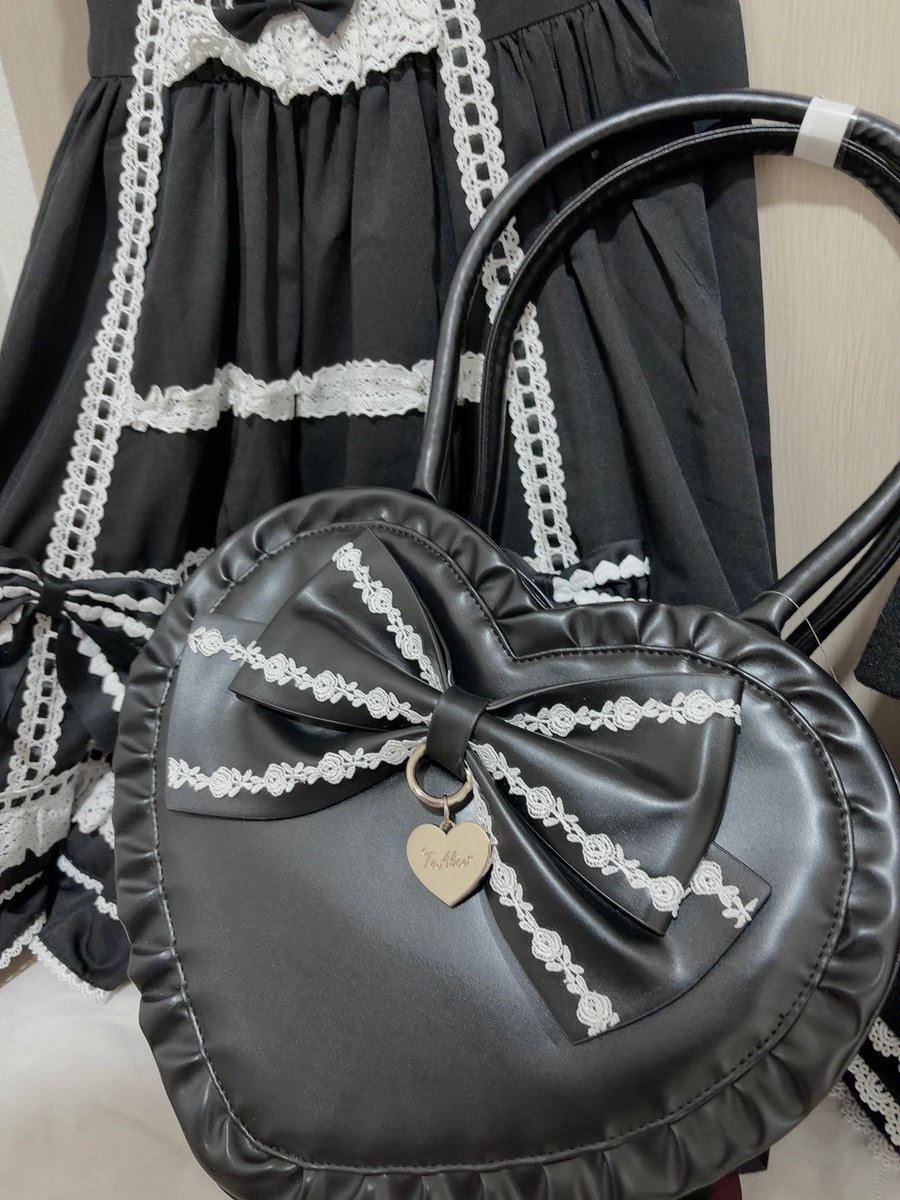 To Aliceの福袋キタ！🖤 生地が値段相応感強いですけどデザイン可愛い