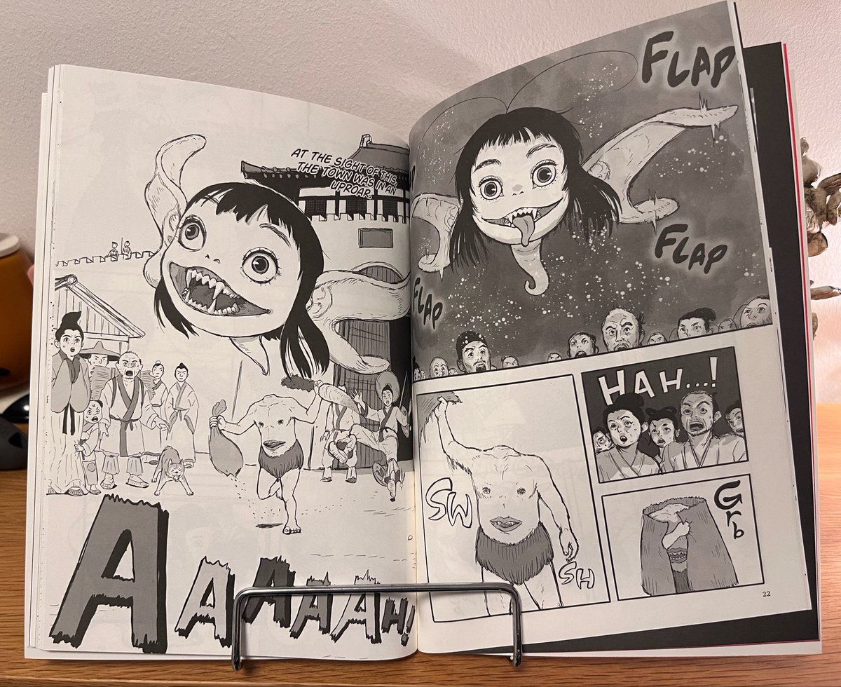 daicyobata's tweet photo. マンガマーベリクスさん（@mangamavericks）から
『大鳥雑俎（含む「捜神先生」「パンドラの魔櫃」）』英訳版の紙の本を献本して頂きました。

プロの仕事で装丁、デザイン、紙、印刷、とても素晴らしい本に仕上がっていて、自主制作版とはひと味違った感じに作品が見えてきます！

家宝にします。 https://t.co/0XUujLZXKH