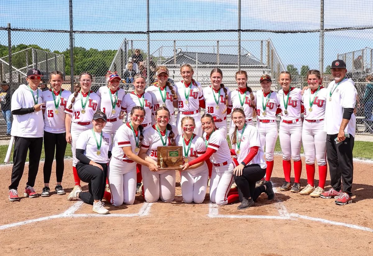 LUSOFTBALL1's tweet photo. π¦π₯π¨ β What a game yesterday to win a District Championship! Tied 1-1 in the bottom of the 7th, we get a huge double to plate the winning run! We were so excited, we forgot our selfie π€³π€£
Go Lions!! π¦π₯
#team50
#emptythebucket
#attitudeandeffort https://t.co/H0G8CiuIQ7