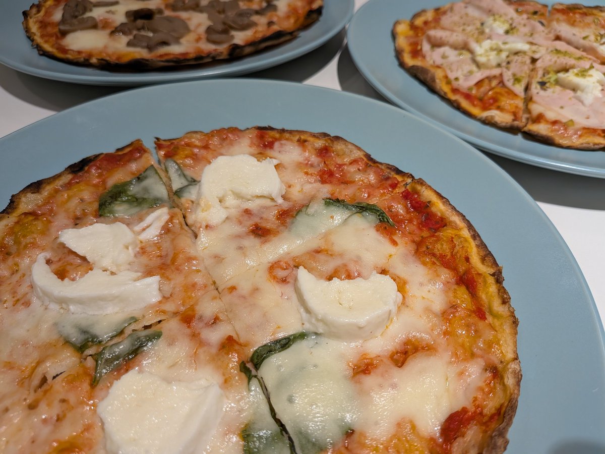 madeofsoya's tweet photo. Happy Pizza Day〜！ちょうどピザ食べたいと言われていたので本日done！ #auPAYはauユーザーでなくても使えたことをさっき知る https://t.co/QvoB3EaoHK
