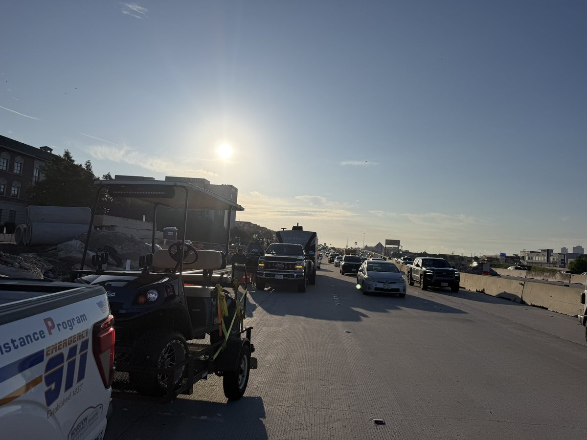 HCSO_TerryGarza's tweet photo. @HCSOTexas Motorist Assistance Program Deputies are out on freeways in Harris County Monday-Friday, 24 hours a day, and will help you any way that we can because freeways are dangerous environments.  Call MAP for assistance 713-CALL-MAP or dial *627 (*MAP).  We also partner with the Tow and Go Program, and offer free tows to stranded motorists on freeways in the Greater Houston area, 24/7, call 713-881-3333 for a Tow and Go wrecker.