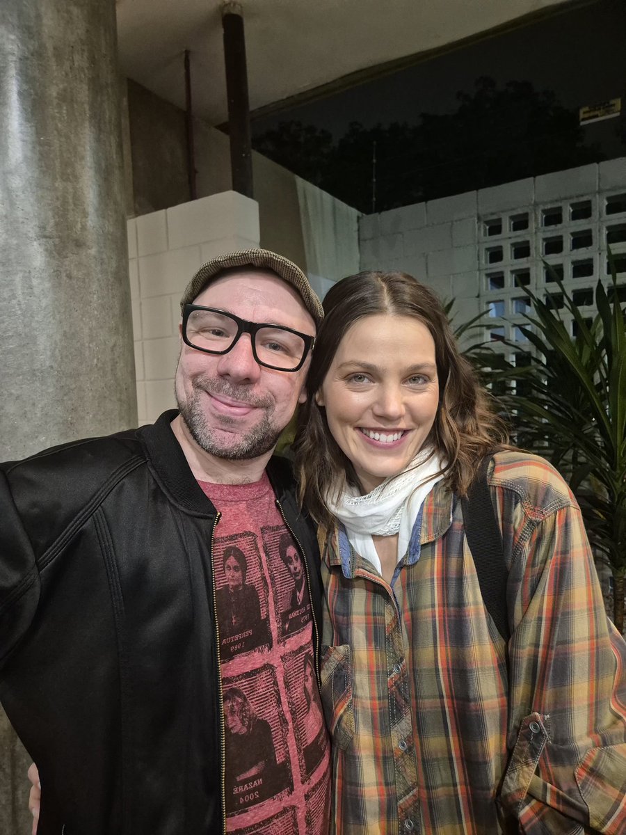 OVitorViu's tweet photo. Vocês não imaginam o prazer que é estar de volta num projeto lindo que @izavarezzi e eu idealizamos e acalentamos por tanto tempo. 
Vem ai... "Herdeira por direito, milionária por vingança", novelinha da @globoplay que vc vai se apaixonar. Em breve! #microdrama #novelavertical https://t.co/m9gJmy4ASU