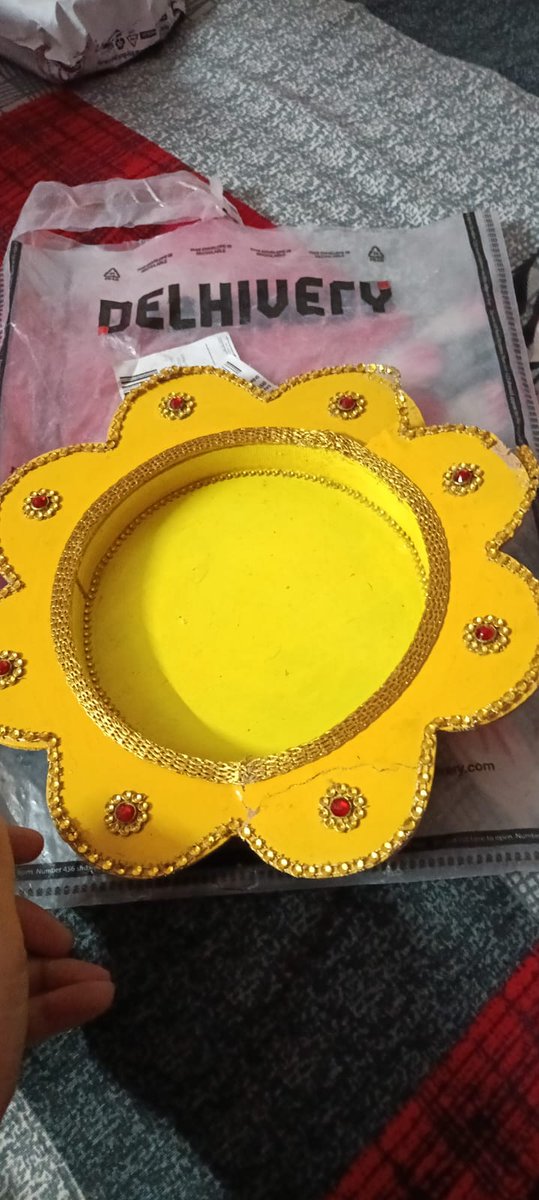 app_apra's tweet photo. It's disheartening to see our orders returned in such broken condition as returns. Even, the returns were delivered weeks later than the delivery timeline - made them out of SPF claim window. @flipkartsupport @Flipkart how are we supposed to do business if such cases continues https://t.co/u7I0DaybHe