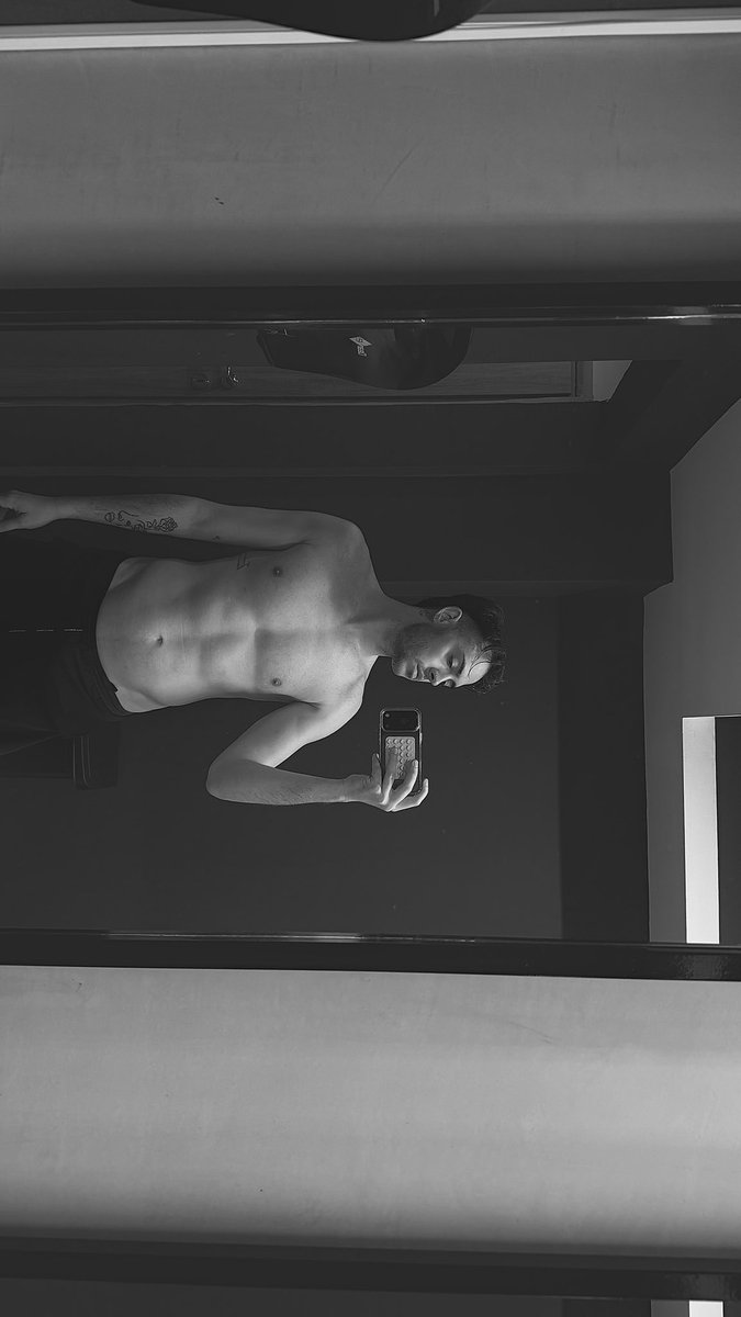 AthanasiosKnls's tweet photo. To be honest… I was looking to have fun in the shower👀 https://t.co/endnlPMwxv