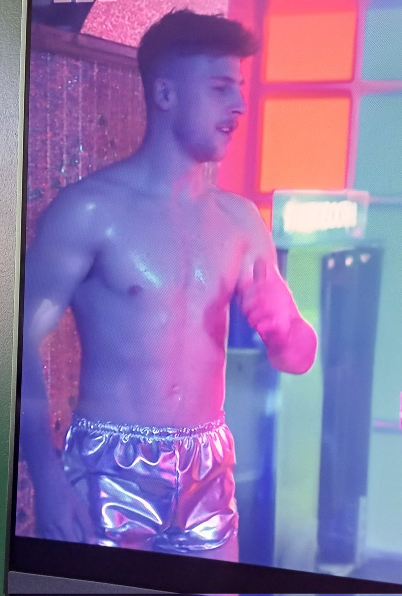 TheDaddyFoxx's tweet photo. Watching Smoggie Queens 👑 Season 2 episode, A Smoggie Social and noticed this gorgeous "extra" but don't know who he is ☹️ https://t.co/PrEkTzZfNc