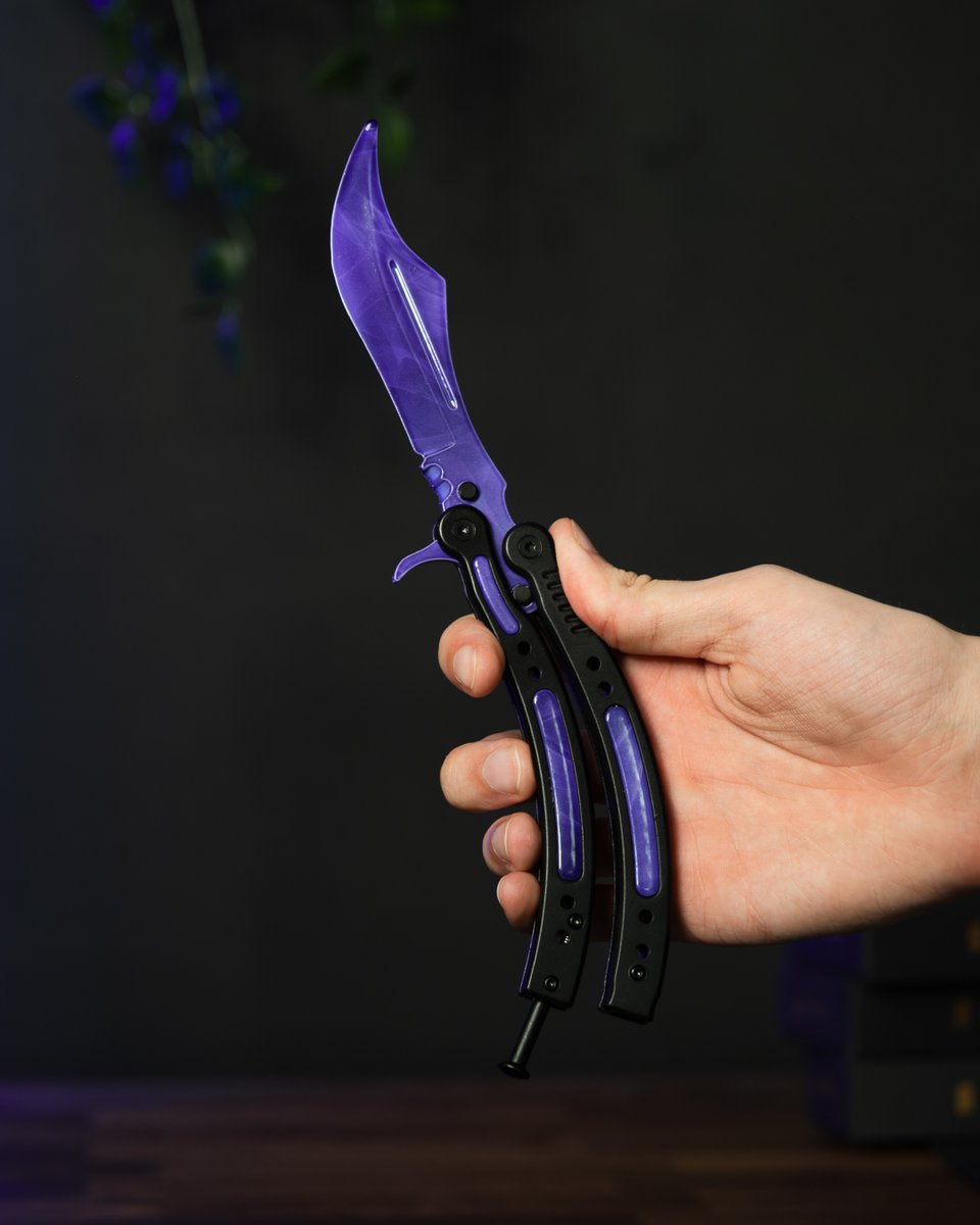 KnifyGG's tweet photo. We had three butterfly knives lying around, and we couldn't agree on which one was the prettiest ✨.

Which one do you prefer?

1️⃣Blackpearl
2️⃣Sapphire
3️⃣Gamma Doppler Phase 4 https://t.co/1yc4bxz1io