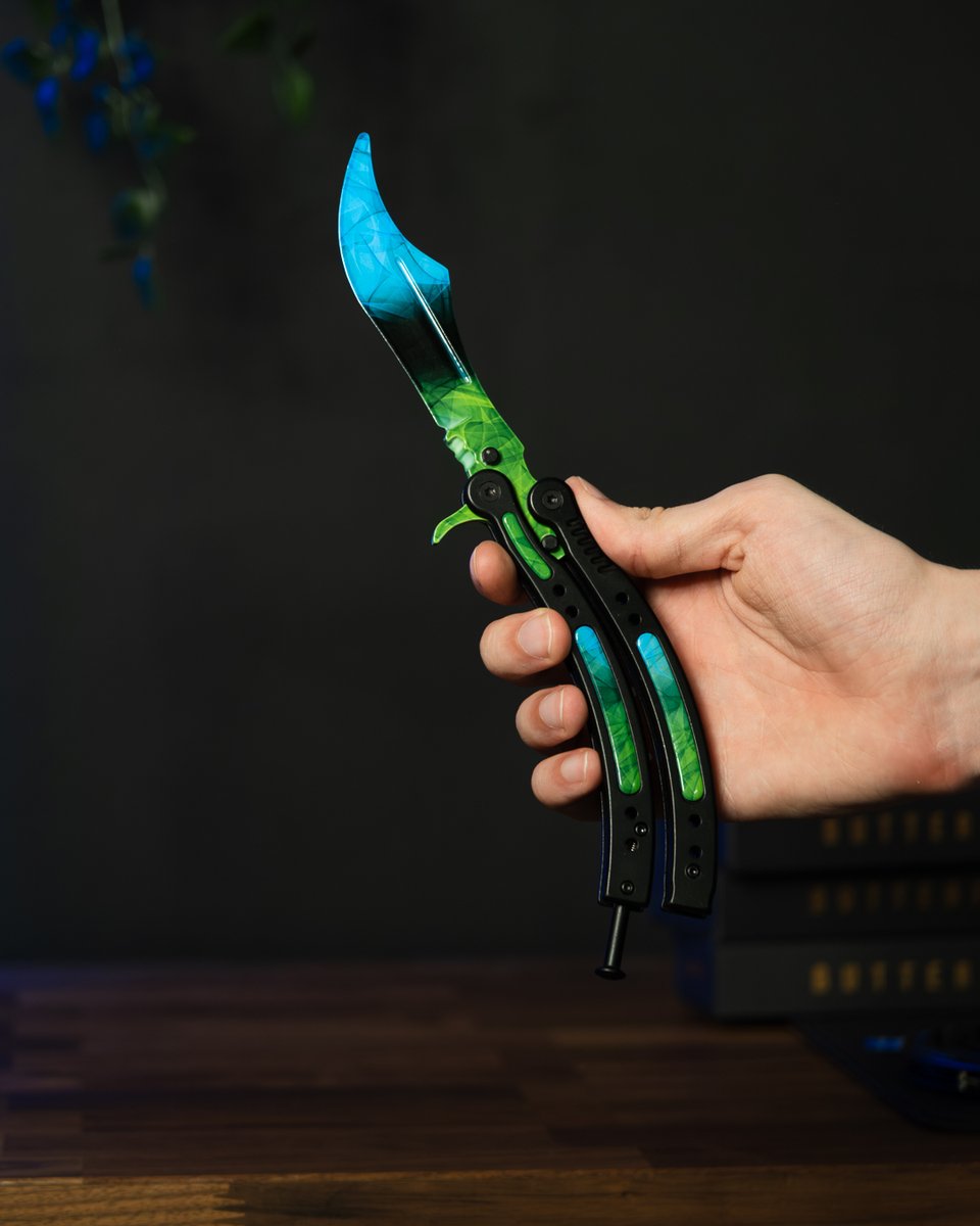 KnifyGG's tweet photo. We had three butterfly knives lying around, and we couldn't agree on which one was the prettiest ✨.

Which one do you prefer?

1️⃣Blackpearl
2️⃣Sapphire
3️⃣Gamma Doppler Phase 4 https://t.co/1yc4bxz1io