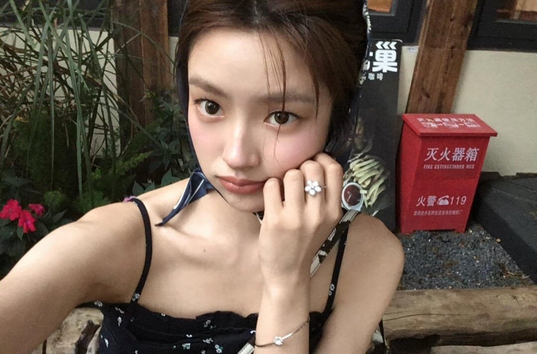 wonciverse's tweet photo. Just xixi being cute and pretty https://t.co/7FqHDrMlpQ
