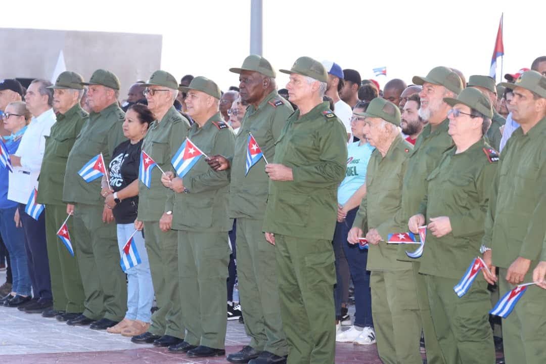 TSupremoCU's tweet photo. 🇨🇺|  Raúl es un símbolo para los cubanos.
Hoy nos dijo que seguirá con el pie en el estribo...¿Alguien lo duda?
#RaúlEsRaúl 
#95DeRaúl
#LaPatriaSeDefiende https://t.co/07kV3P0C8h