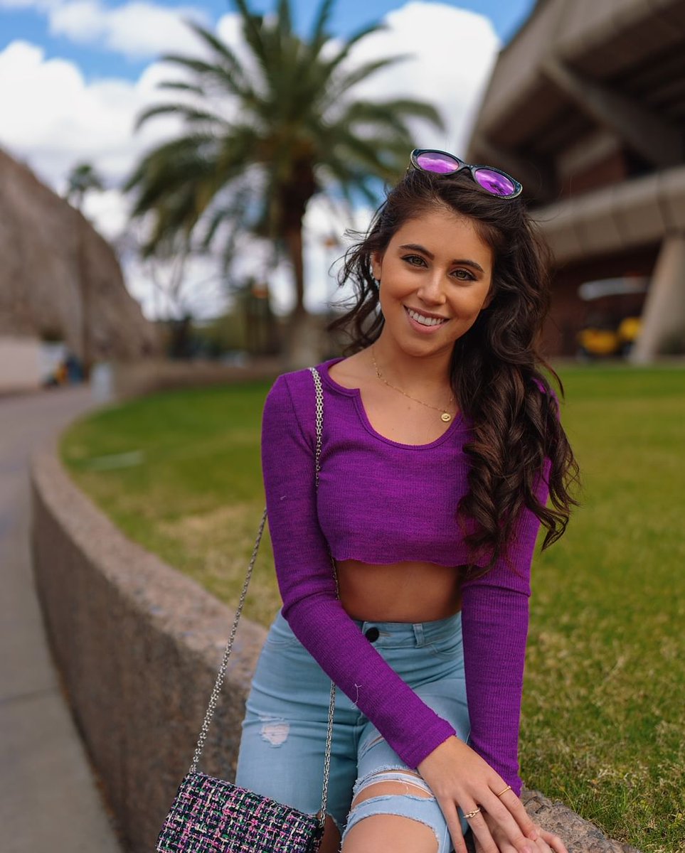 Violet Brandani Elizabeth tweet media