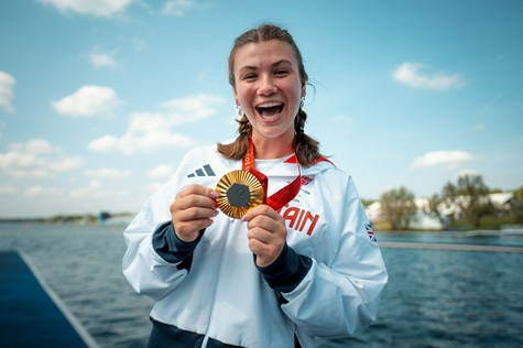 ServiceDealer's tweet photo. Paralympic Gold Medallist 🥇 Frankie Allen MBE is joining this year’s Service Dealer Conference!
From elite sport to high-performance culture, her session is one you won’t want to miss 💥

👉 Read more: https://t.co/KHdiPbZWlc

#ServiceDealer26  #Culture #Paralympics #Rowing https://t.co/2Cp2Mdzho3