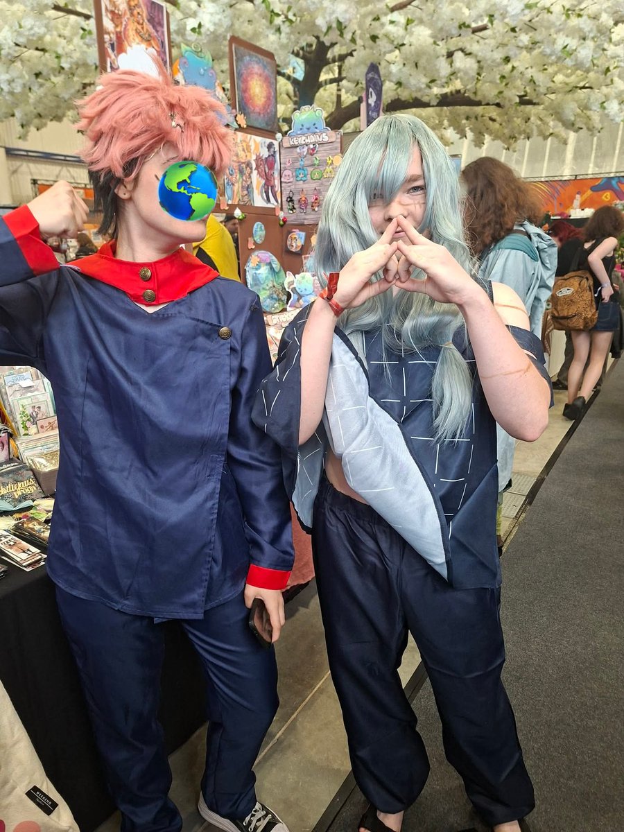 soulguumi's tweet photo. the comic con experience ❤️‍🩹❤️‍🩹 https://t.co/uiBr8RKSwh