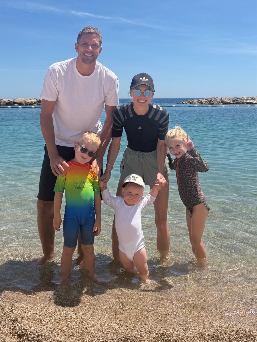 CaroWozniacki's tweet photo. Feels like summer ✨❤️ https://t.co/REg6beAaFU