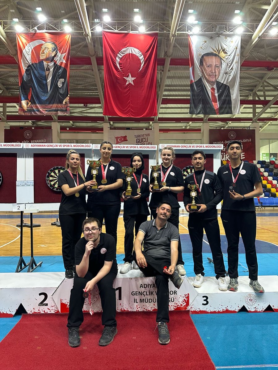 YalovaKYGM's tweet photo. Türkiye Şampiyonası’nda Yalova damgası! 🏆🏆🥉

🎯 Adıyaman’da düzenlenen #YurtLig Dart Türkiye Şampiyonası’nda iki şampiyonluk ve bir üçüncülük elde ederek bizleri gururlandıran öğrencilerimizi gönülden tebrik ediyor, başarılarının devamını diliyoruz. 👏 https://t.co/qzhzk54xSJ
