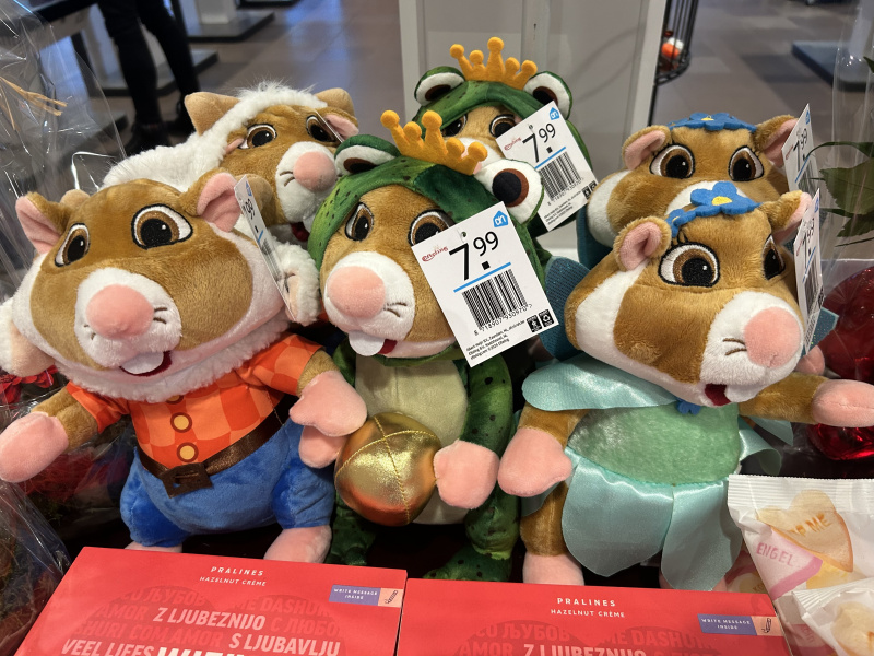 Eftepedia's tweet photo. De grootste kruidenier en het grootste dagattractie werken graag samen. Zo worden er via de jaarlijkse kortingsactie van Albert Heijn maar liefst 1 miljoen entreebewijzen verkocht. https://t.co/nNMxKPphaj https://t.co/SC0esDN3BZ