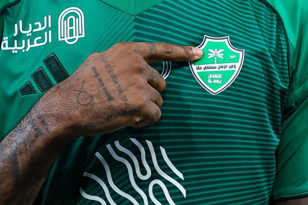 football_li5's tweet photo. 🚨 — تاريخي وللتاريخ — 🚨

روجر إيبانز عاد لقائمة منتخب البرازيل عن طريق الأهلي 

إيفان توني عاد لقائمة منتخب إنجلترا عن طريق الأهلي

• عودة تاريخية في أهم لحظات كرة القدم؛ كأس العالم!

النادي #الأهلي بوابة النجوم للـمونديال 💚☝🏻 https://t.co/Xa5NgtsCbd