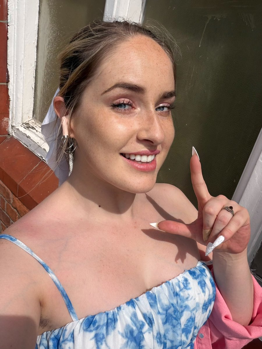 SGScarlette's tweet photo. Life on easy mode 24/7 when you’re a sexy lil demon succubus that alwayssss wins https://t.co/wpTNTRoTO3