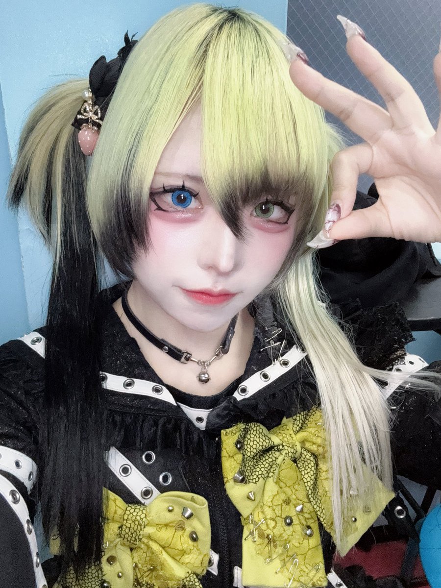 響奇☆りつ tweet media
