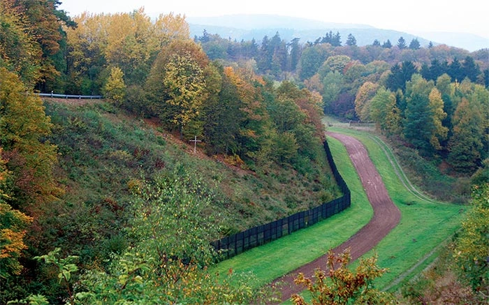 hpscesee's tweet photo. CFA • Borders, Sovereignties, and Environments in Eastern Europe (16th–20th c.) • Cahiers d’histoire russe, est-européenne, caucasienne et centrasiatique • Titles and abstracts deadline: 25.06.2026
Coeditor: Jawad DAHEUR (CNRS-EHESS, CERCEC)
More: https://t.co/KCDu1ekYIo https://t.co/wIa2fb5u53