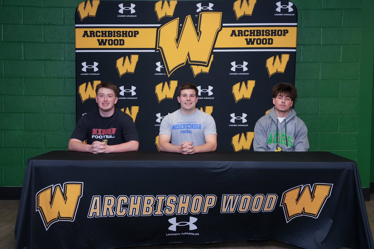 AW_VikingsFB's tweet photo. Congrats to our outgoing seniors Billy Davis, Jeff Miller, and Kenny Montgomery on their signing day this past week! https://t.co/qh8dIFcVJY