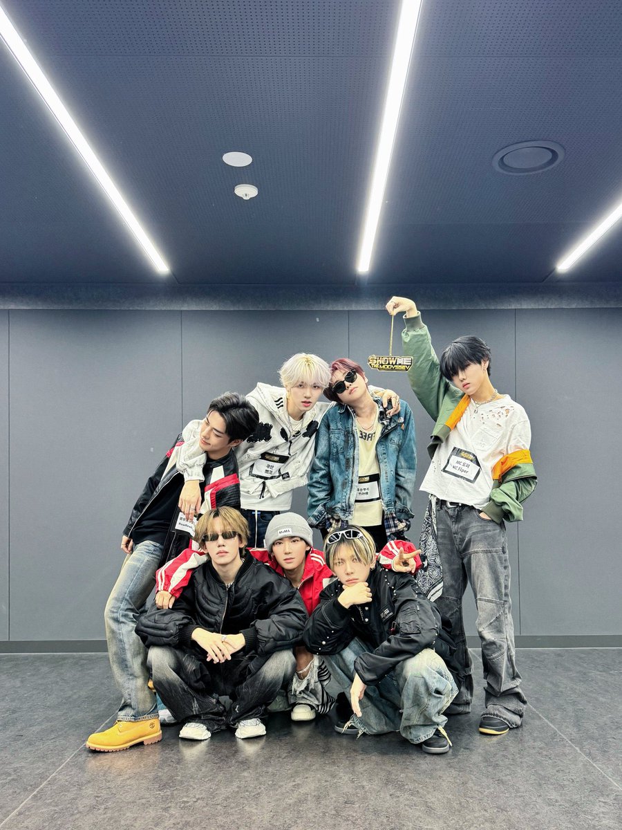로완 아카이브 tweet media